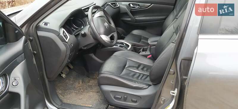 Позашляховик / Кросовер Nissan Rogue 2015 в Зміїві