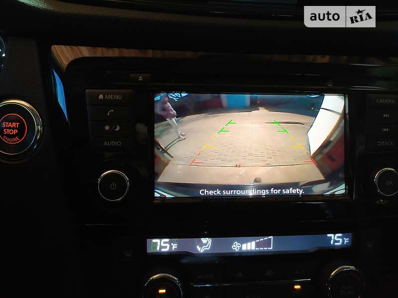 Внедорожник / Кроссовер Nissan Rogue 2017 в Светловодске