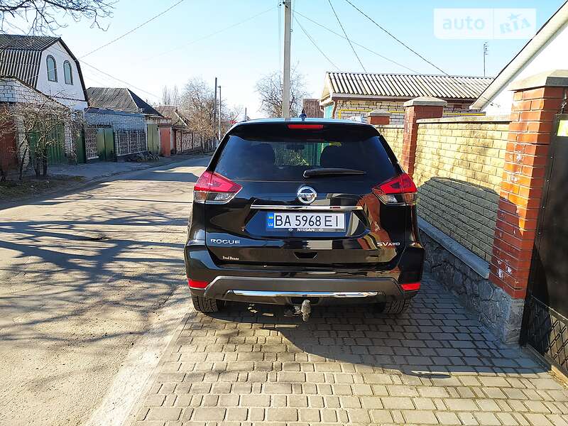 Внедорожник / Кроссовер Nissan Rogue 2017 в Светловодске