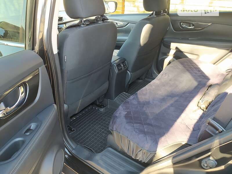 Внедорожник / Кроссовер Nissan Rogue 2017 в Светловодске