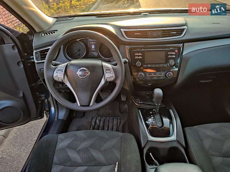 Внедорожник / Кроссовер Nissan Rogue 2015 в Львове