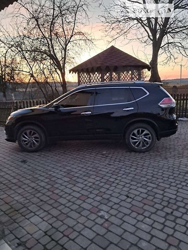 Внедорожник / Кроссовер Nissan Rogue 2015 в Львове