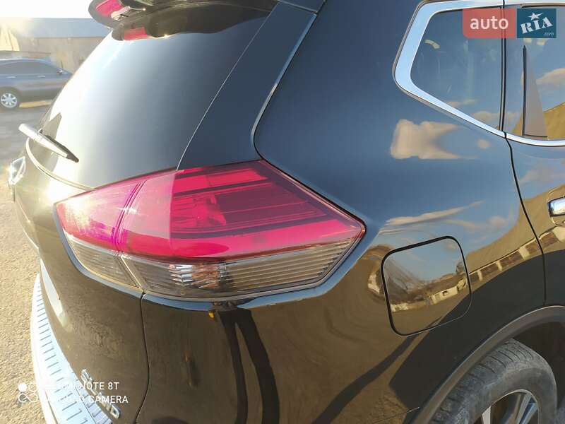 Внедорожник / Кроссовер Nissan Rogue 2017 в Золочеве