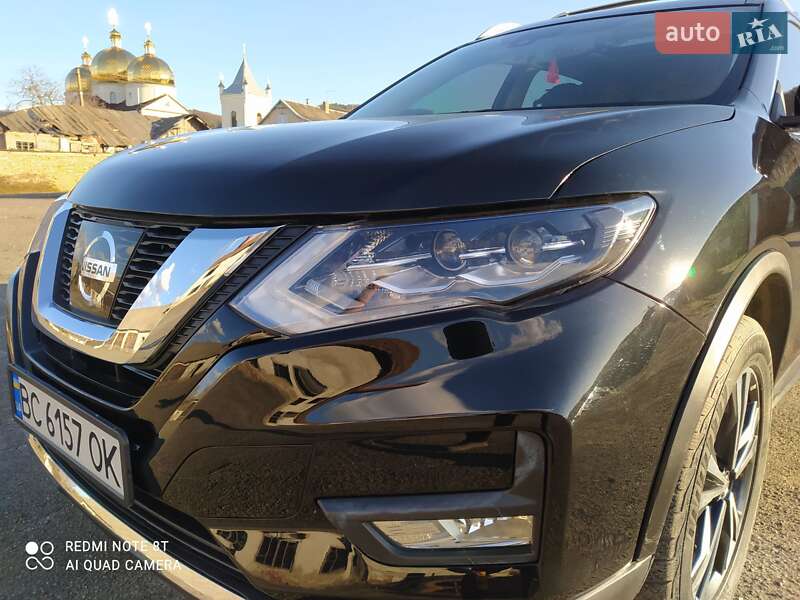 Внедорожник / Кроссовер Nissan Rogue 2017 в Золочеве