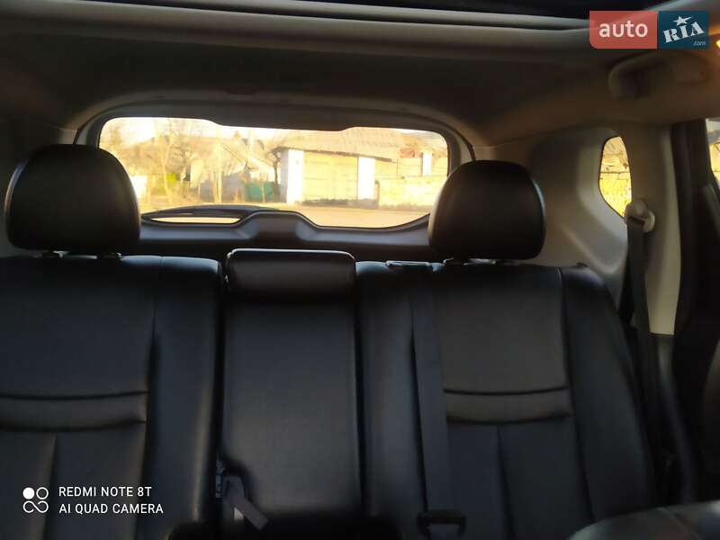 Внедорожник / Кроссовер Nissan Rogue 2017 в Золочеве