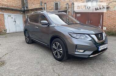 Внедорожник / Кроссовер Nissan Rogue 2017 в Харькове