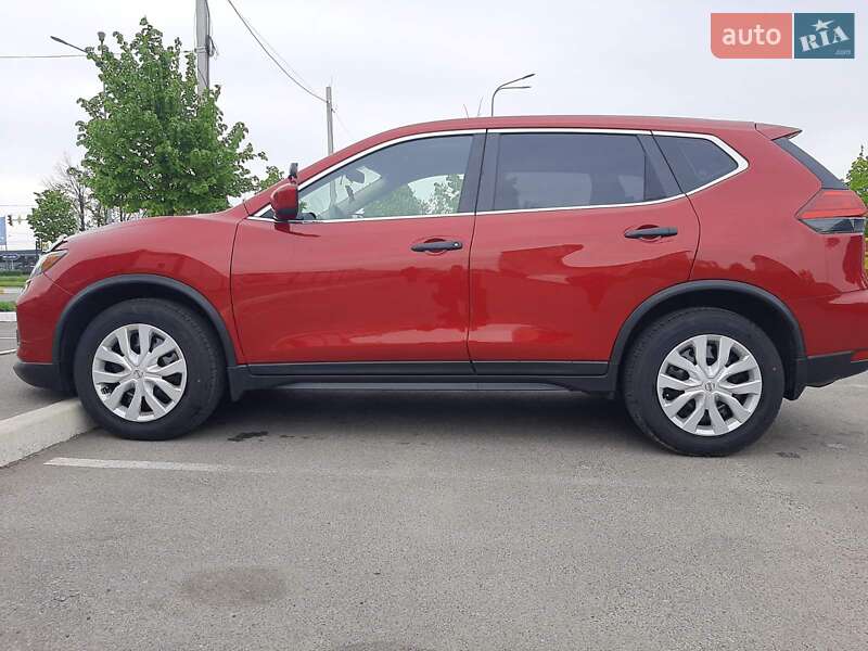 Позашляховик / Кросовер Nissan Rogue 2016 в Бучі