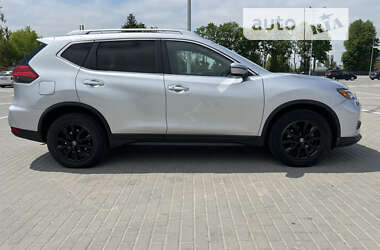 Внедорожник / Кроссовер Nissan Rogue 2017 в 