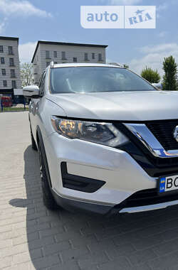Внедорожник / Кроссовер Nissan Rogue 2017 в 
