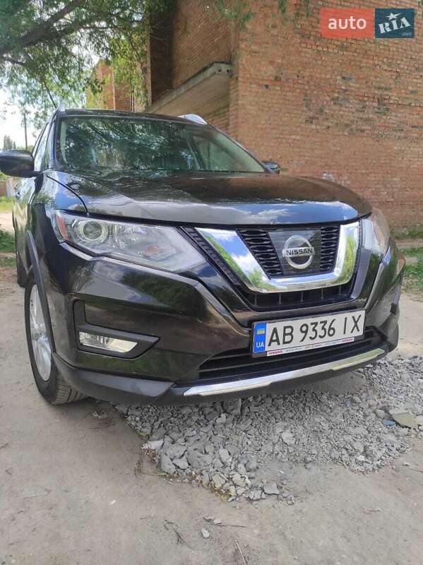 Внедорожник / Кроссовер Nissan Rogue 2017 в Виннице