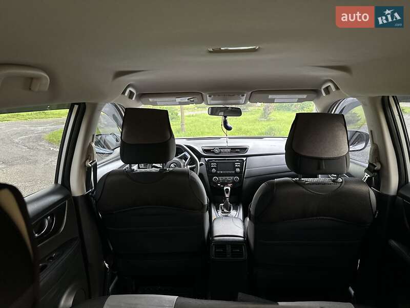 Внедорожник / Кроссовер Nissan Rogue 2016 в Сколе