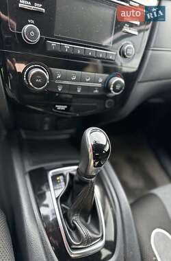 Внедорожник / Кроссовер Nissan Rogue 2016 в Сколе