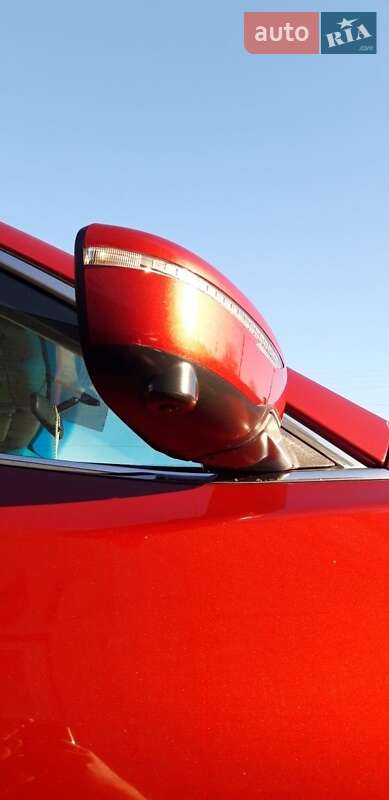 Внедорожник / Кроссовер Nissan Rogue 2015 в Яготине