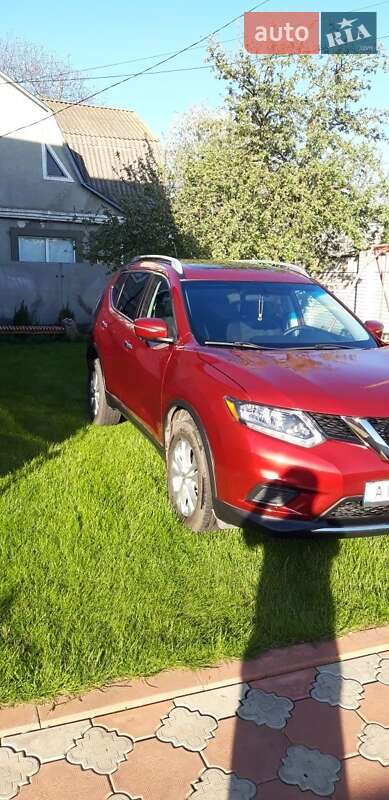 Внедорожник / Кроссовер Nissan Rogue 2015 в Яготине