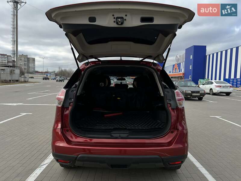 Позашляховик / Кросовер Nissan Rogue 2016 в Сумах