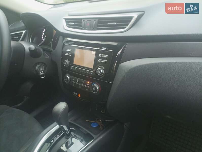 Внедорожник / Кроссовер Nissan Rogue 2015 в Харькове