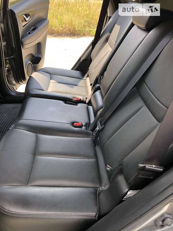 Внедорожник / Кроссовер Nissan Rogue 2017 в Нетешине