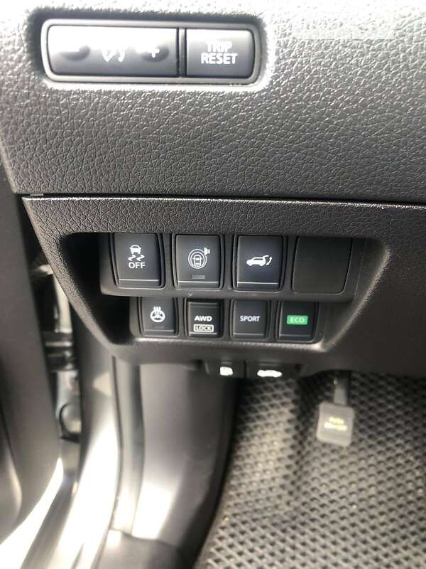 Внедорожник / Кроссовер Nissan Rogue 2017 в Нетешине