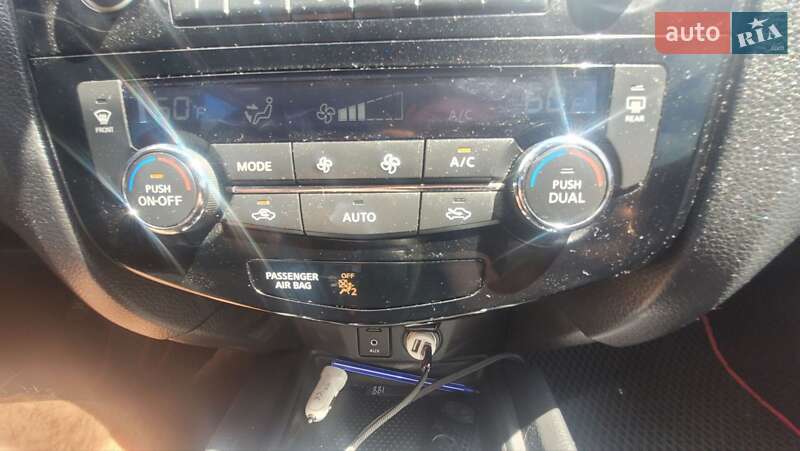 Внедорожник / Кроссовер Nissan Rogue 2016 в Белой Церкви