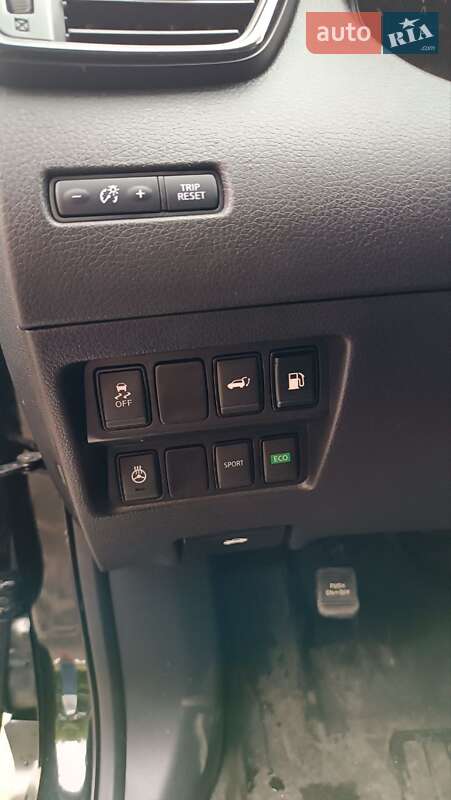 Внедорожник / Кроссовер Nissan Rogue 2018 в Запорожье