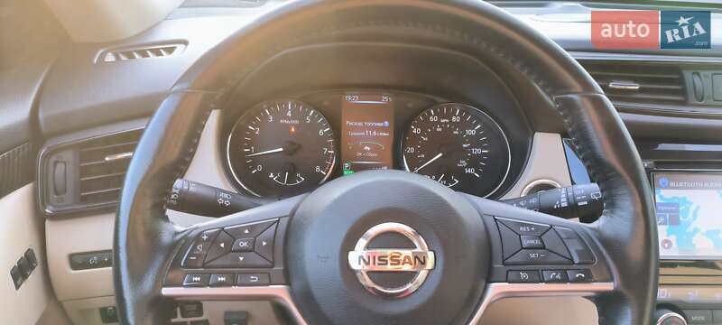 Внедорожник / Кроссовер Nissan Rogue 2016 в Запорожье
