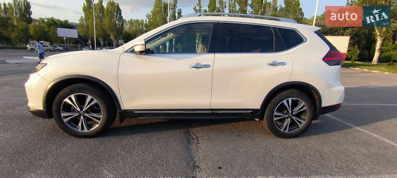 Внедорожник / Кроссовер Nissan Rogue 2016 в Запорожье