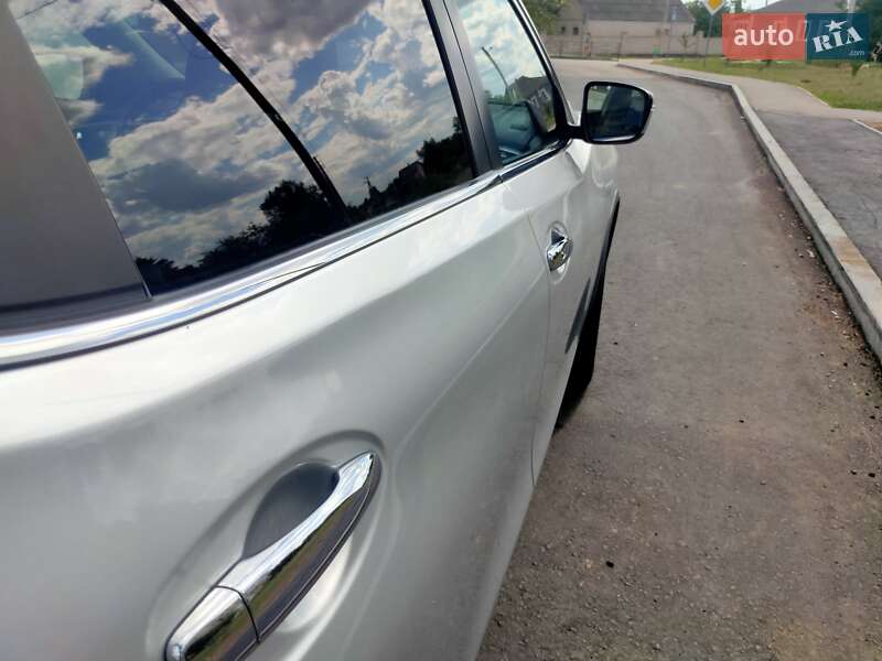 Позашляховик / Кросовер Nissan Rogue 2014 в Вознесенську