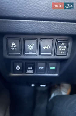 Внедорожник / Кроссовер Nissan Rogue 2016 в Львове