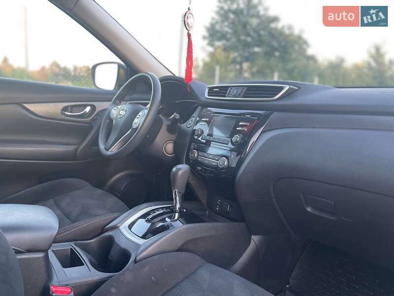 Позашляховик / Кросовер Nissan Rogue 2014 в Могилів-Подільському