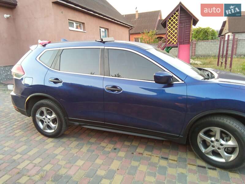 Внедорожник / Кроссовер Nissan Rogue 2016 в Сарнах