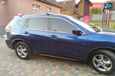 Внедорожник / Кроссовер Nissan Rogue 2016 в 