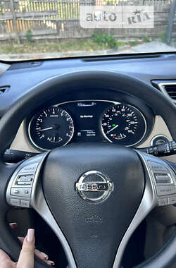 Позашляховик / Кросовер Nissan Rogue 2015 в Житомирі