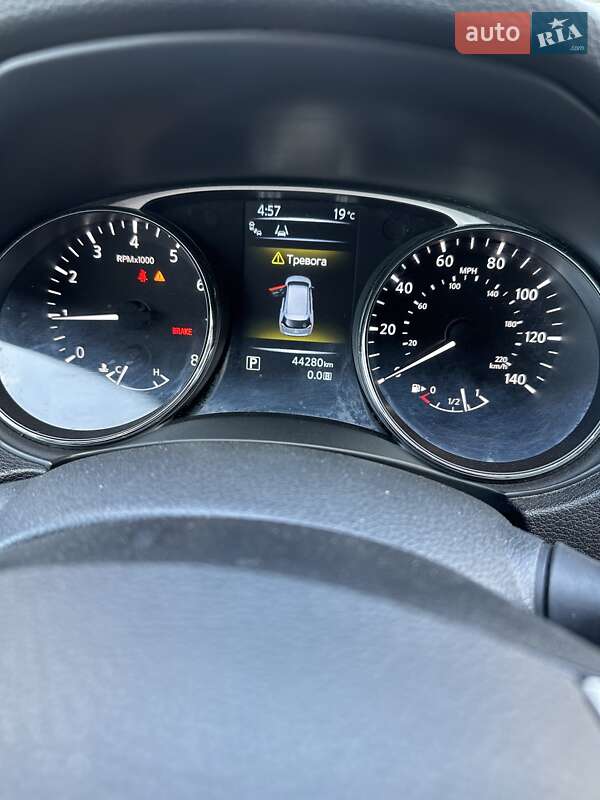 Позашляховик / Кросовер Nissan Rogue 2014 в Стрию