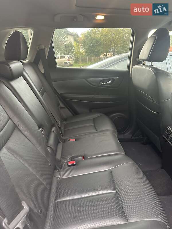 Позашляховик / Кросовер Nissan Rogue 2014 в Стрию