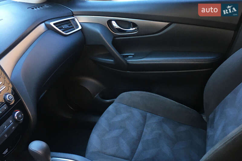 Внедорожник / Кроссовер Nissan Rogue 2015 в Ивано-Франковске