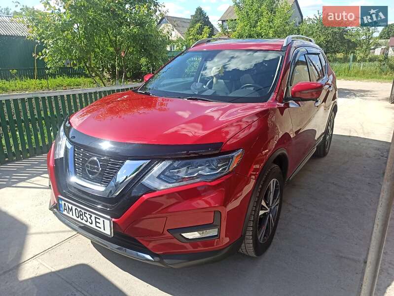 Внедорожник / Кроссовер Nissan Rogue 2017 в Романове