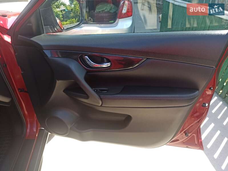 Внедорожник / Кроссовер Nissan Rogue 2017 в Романове