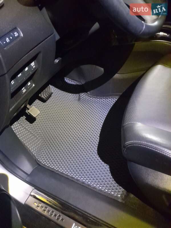 Внедорожник / Кроссовер Nissan Rogue 2013 в Виннице