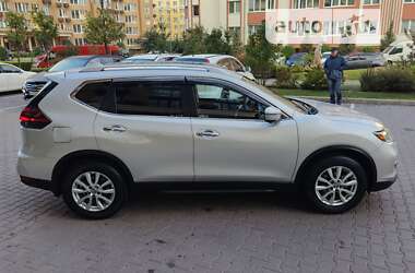 Внедорожник / Кроссовер Nissan Rogue 2018 в 