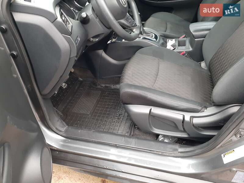 Внедорожник / Кроссовер Nissan Rogue 2018 в Глухове