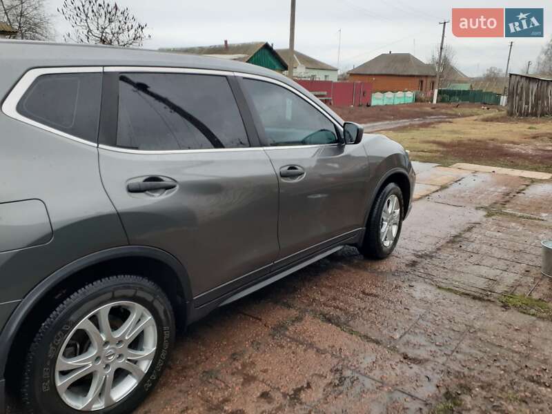 Внедорожник / Кроссовер Nissan Rogue 2018 в Глухове