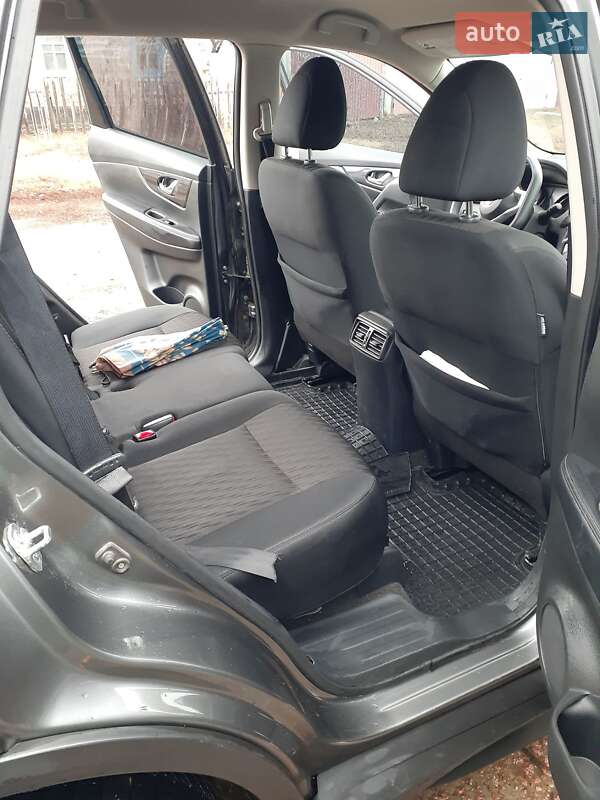 Внедорожник / Кроссовер Nissan Rogue 2018 в Глухове