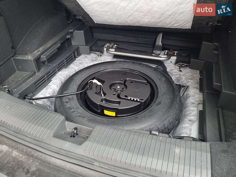 Внедорожник / Кроссовер Nissan Rogue 2023 в Киеве