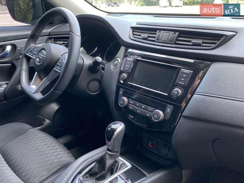 Позашляховик / Кросовер Nissan Rogue 2019 в Запоріжжі