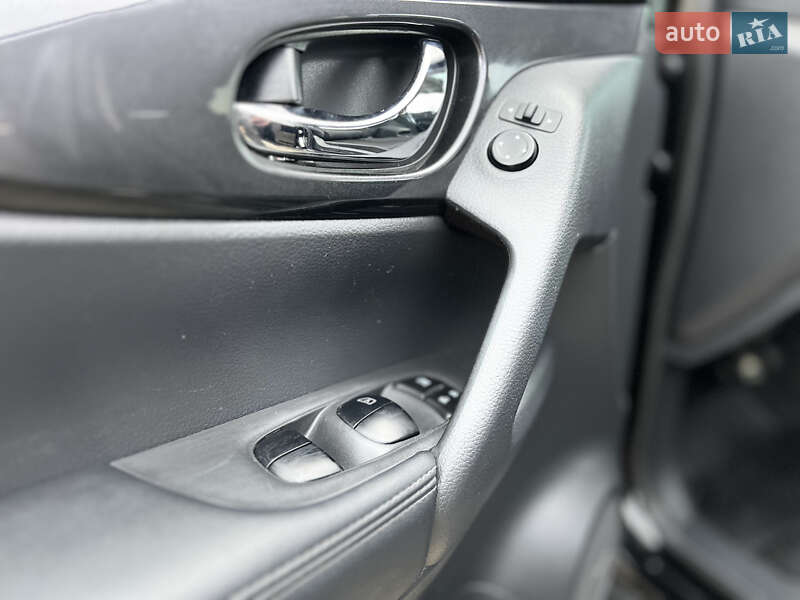 Позашляховик / Кросовер Nissan Rogue 2018 в Івано-Франківську