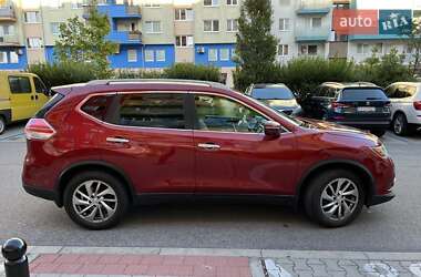 Внедорожник / Кроссовер Nissan Rogue 2014 в 