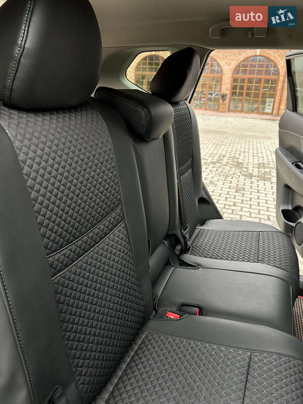 Позашляховик / Кросовер Nissan Rogue 2015 в Бережанах