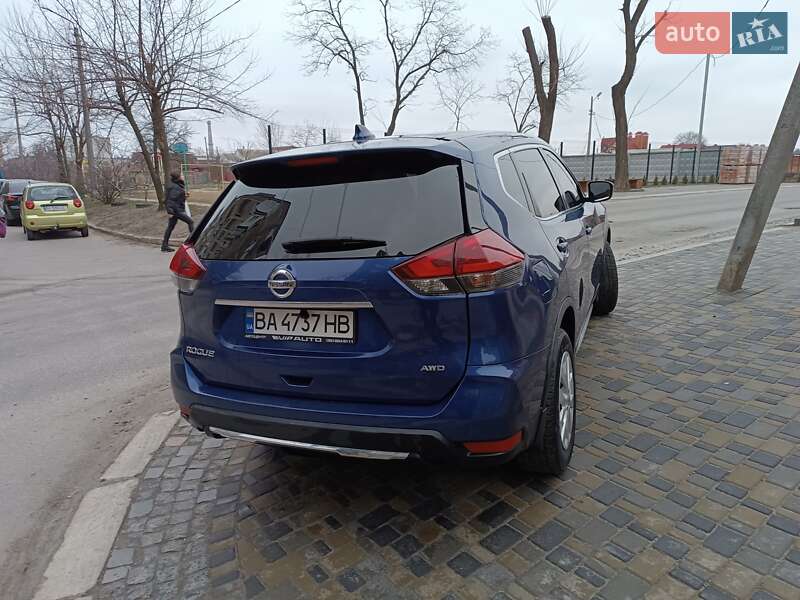 Внедорожник / Кроссовер Nissan Rogue 2019 в Александрие