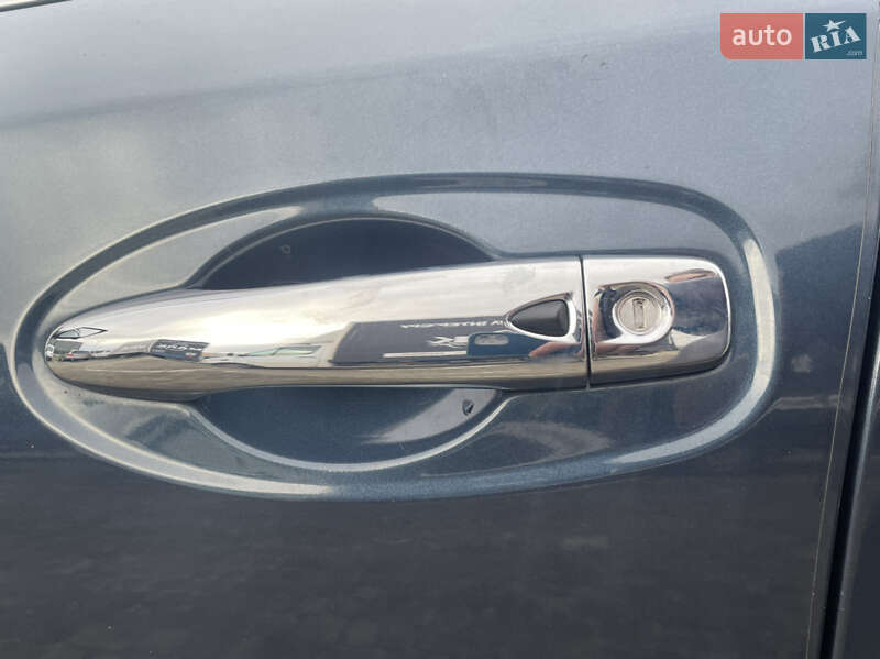 Позашляховик / Кросовер Nissan Rogue 2016 в Львові