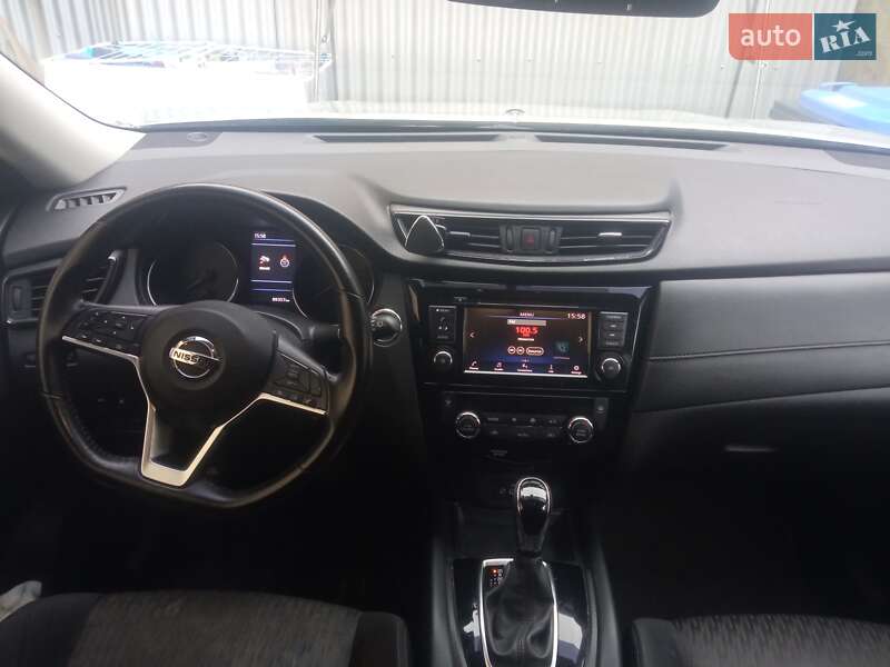 Позашляховик / Кросовер Nissan Rogue 2018 в Львові